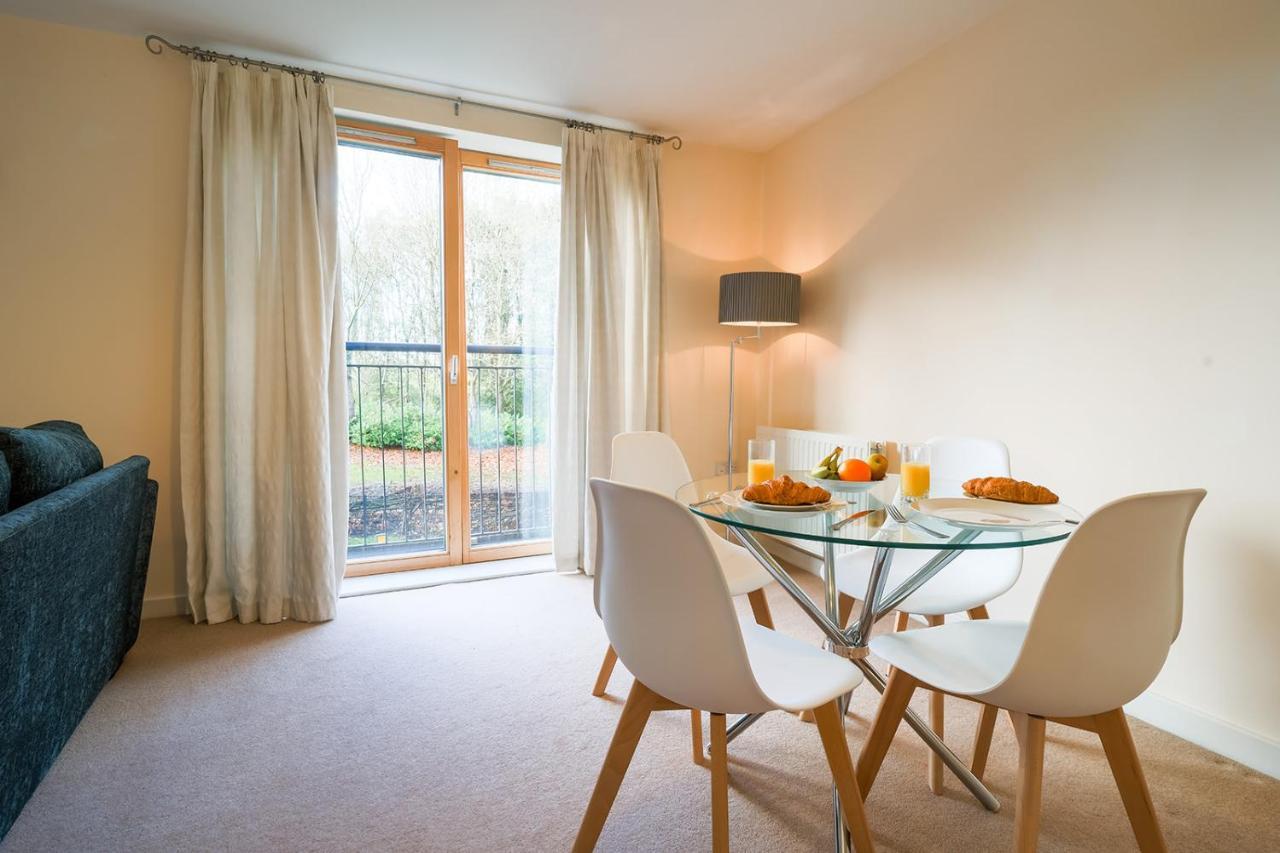 Huntley House Villa Milton Keynes Exterior foto